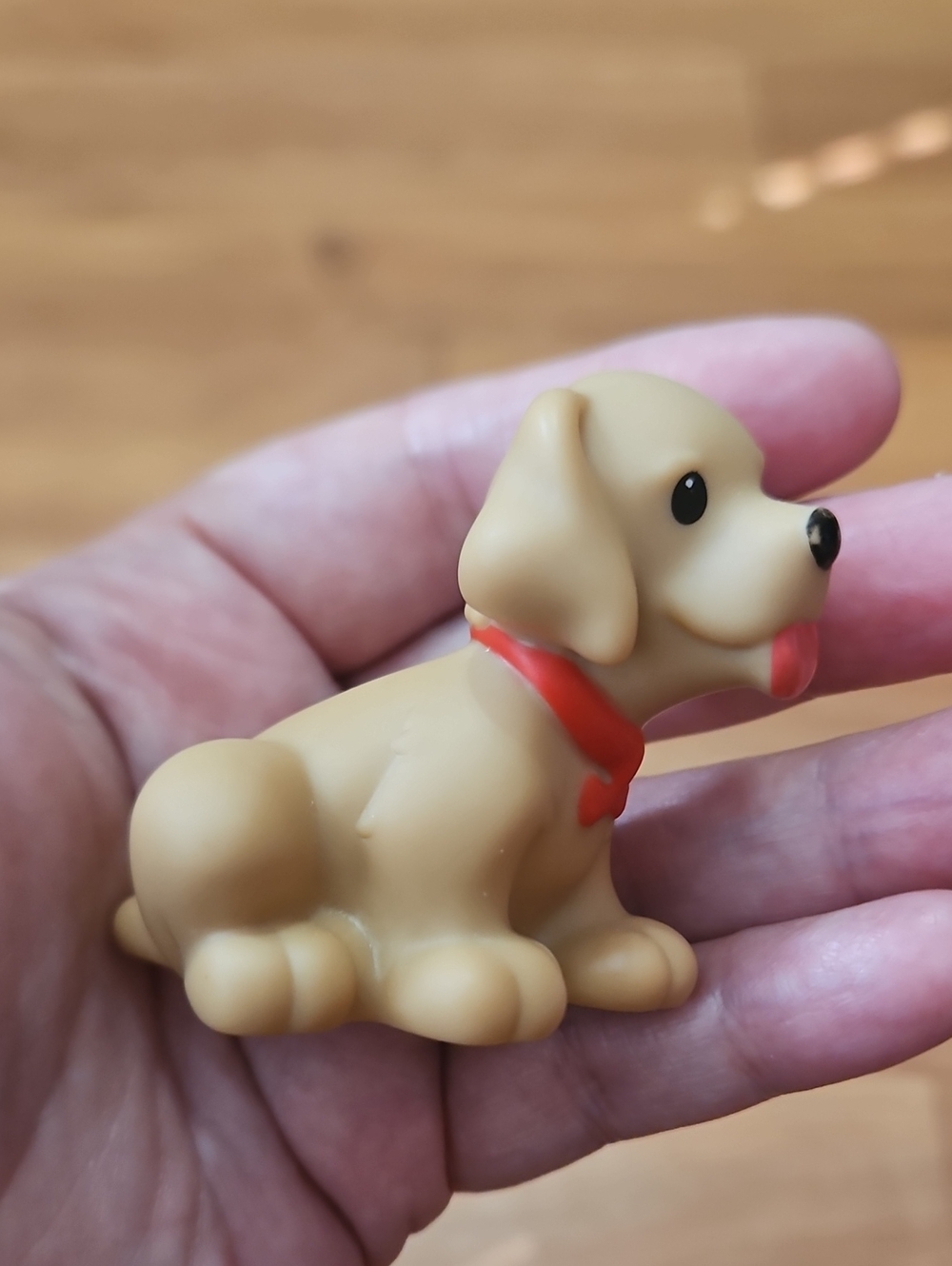 Fisher Price Little People tan puppy dog figure with a red collar - Picture 5 of 9